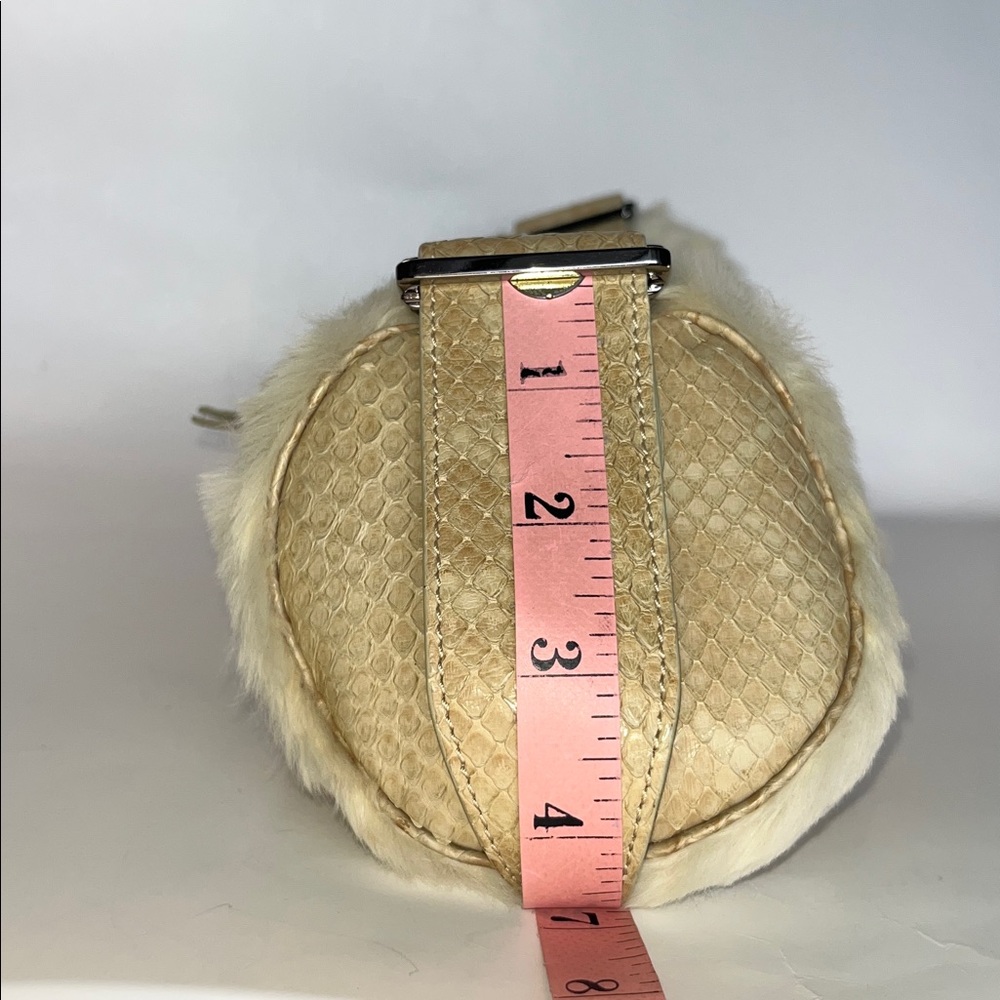 NWOT Vintage TOD’S ‘Bamboo’ Rabbit Fur/Python Leather Barrel Bag - Picture 13 of 17